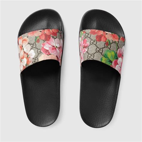 gucci bloom slides women.